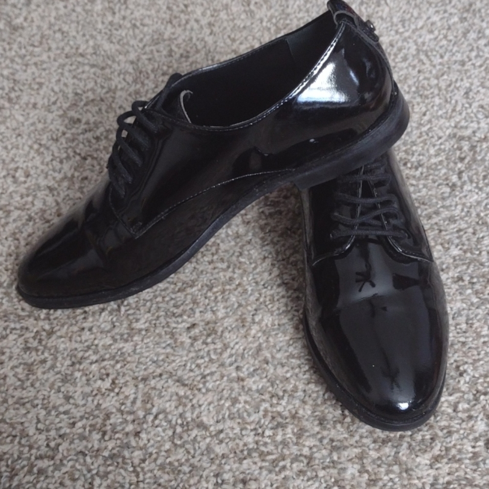 Shiny black Loafers